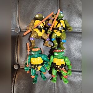 1988 Set of Teenage Mutant Ninja Turtles